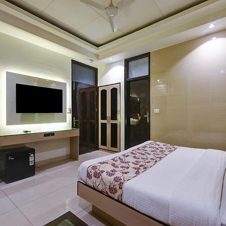 Hotel Baba Deluxe Near New Delhi Railway Station And City Center -By Rcg Hotels エクステリア 写真