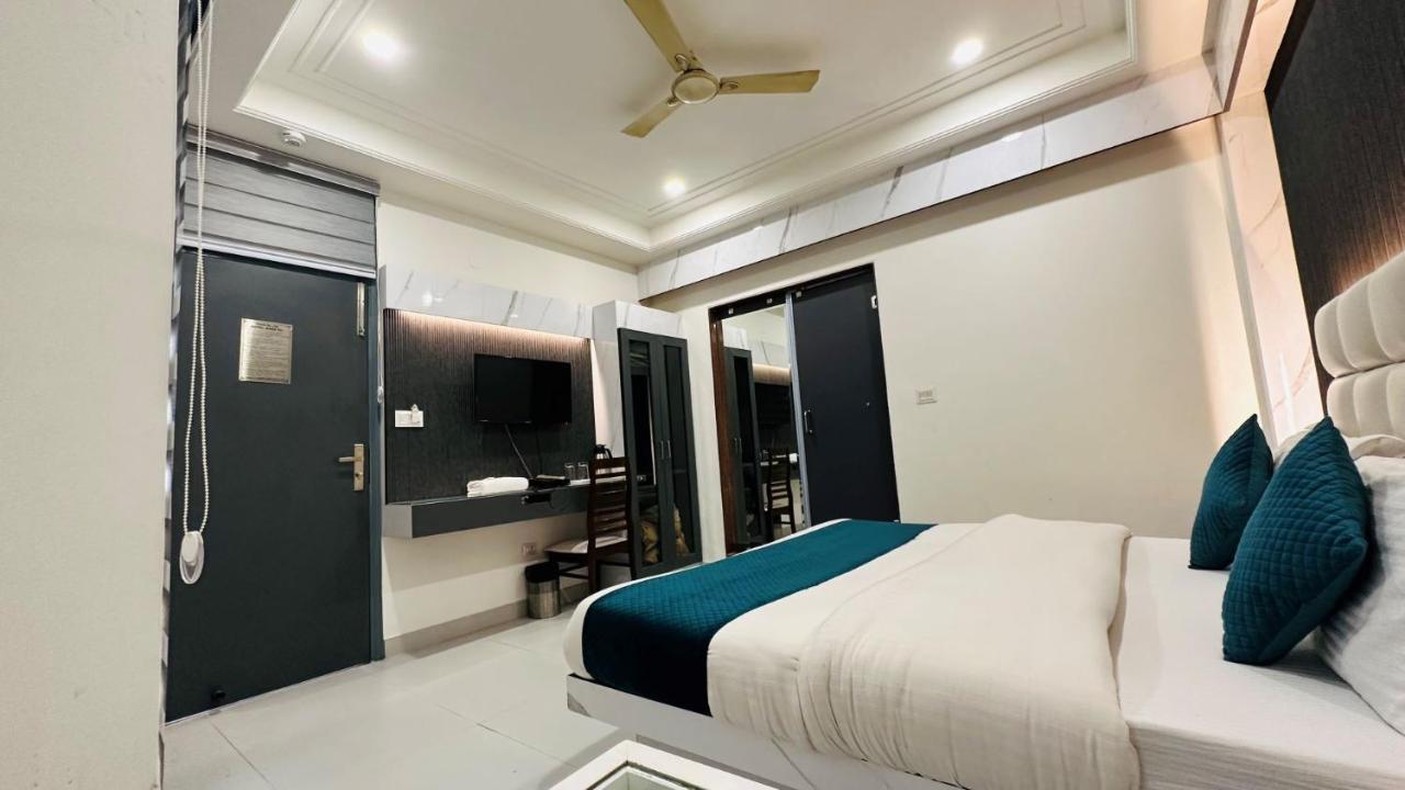 Hotel Baba Deluxe Near New Delhi Railway Station And City Center -By Rcg Hotels エクステリア 写真