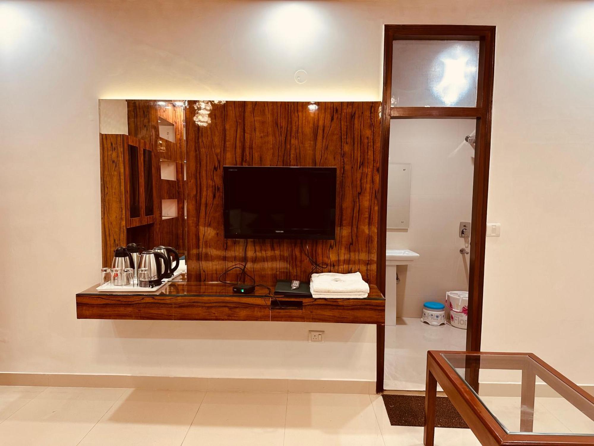 Hotel Baba Deluxe Near New Delhi Railway Station And City Center -By Rcg Hotels エクステリア 写真
