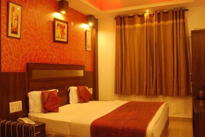 Hotel Baba Deluxe Near New Delhi Railway Station And City Center -By Rcg Hotels エクステリア 写真